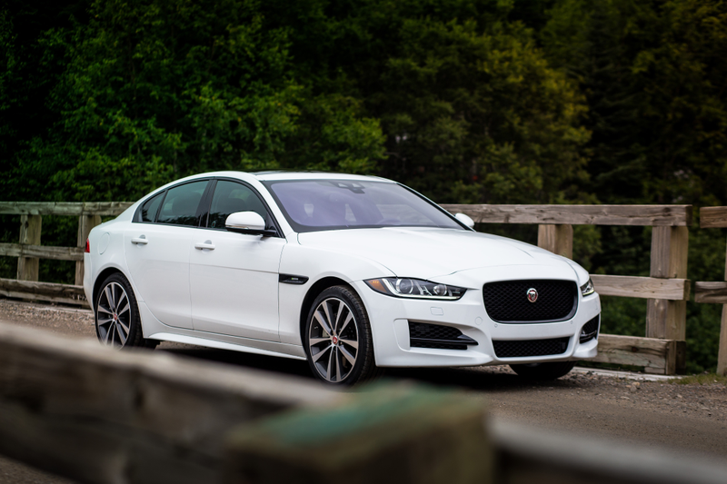 Illustration for article titled The 2018 Jaguar XE Would Be The Perfect Sport Sedan If It Was More Exciting
